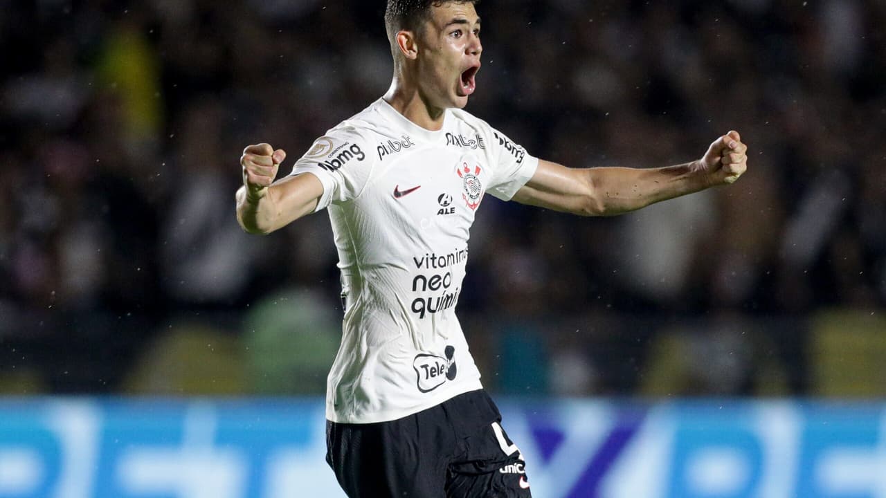 Técnico do Corinthians se recusa a usar Moscardo antes de ingressar no PSG