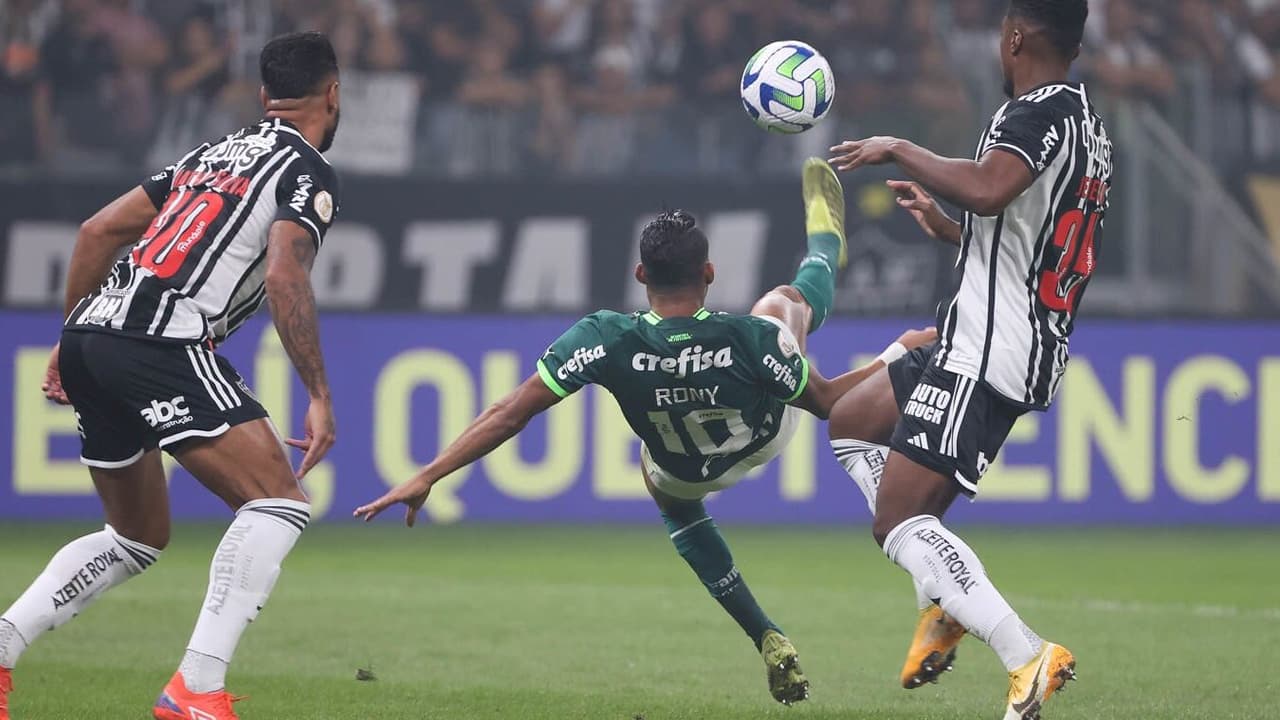 Faltando uma semana para o jogo contra o Atlético-MG, Abel duvida que chegue ao Palmeiras