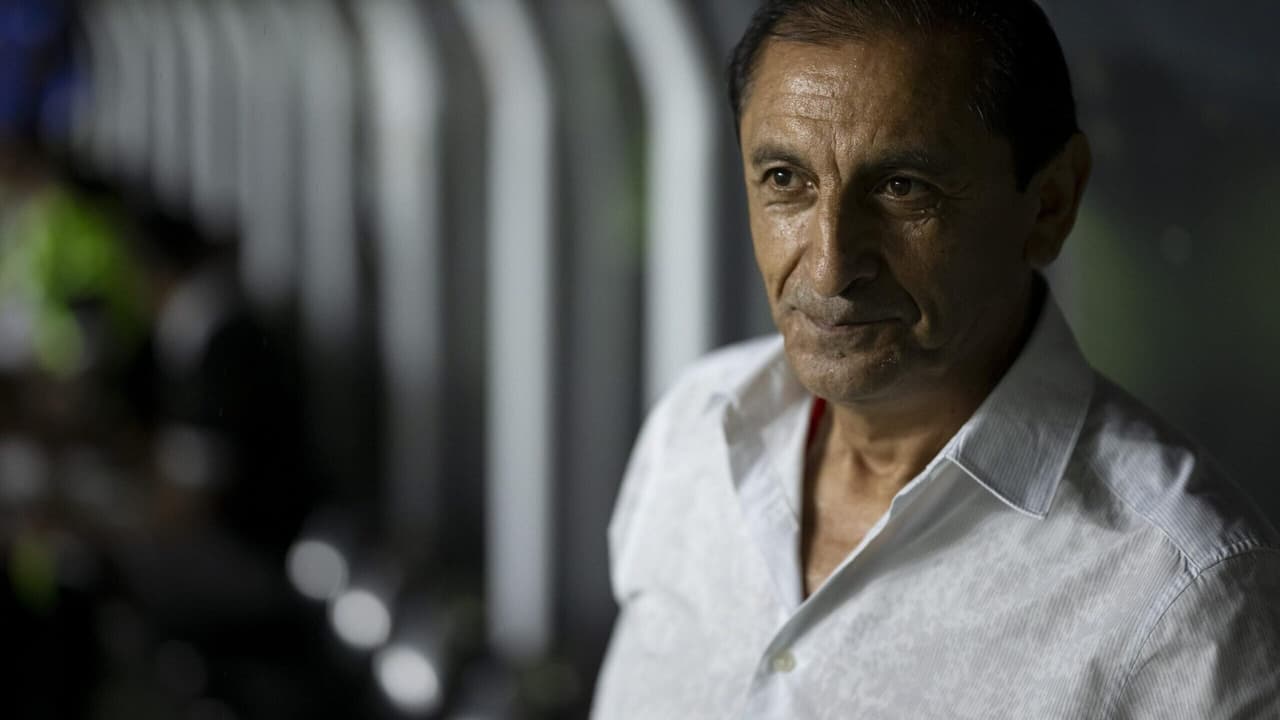 Ramon Diaz enche a bola de Payet e avalia a reviravolta do Vasco na reta final do Brasileiro: 'Agora estamos competindo'