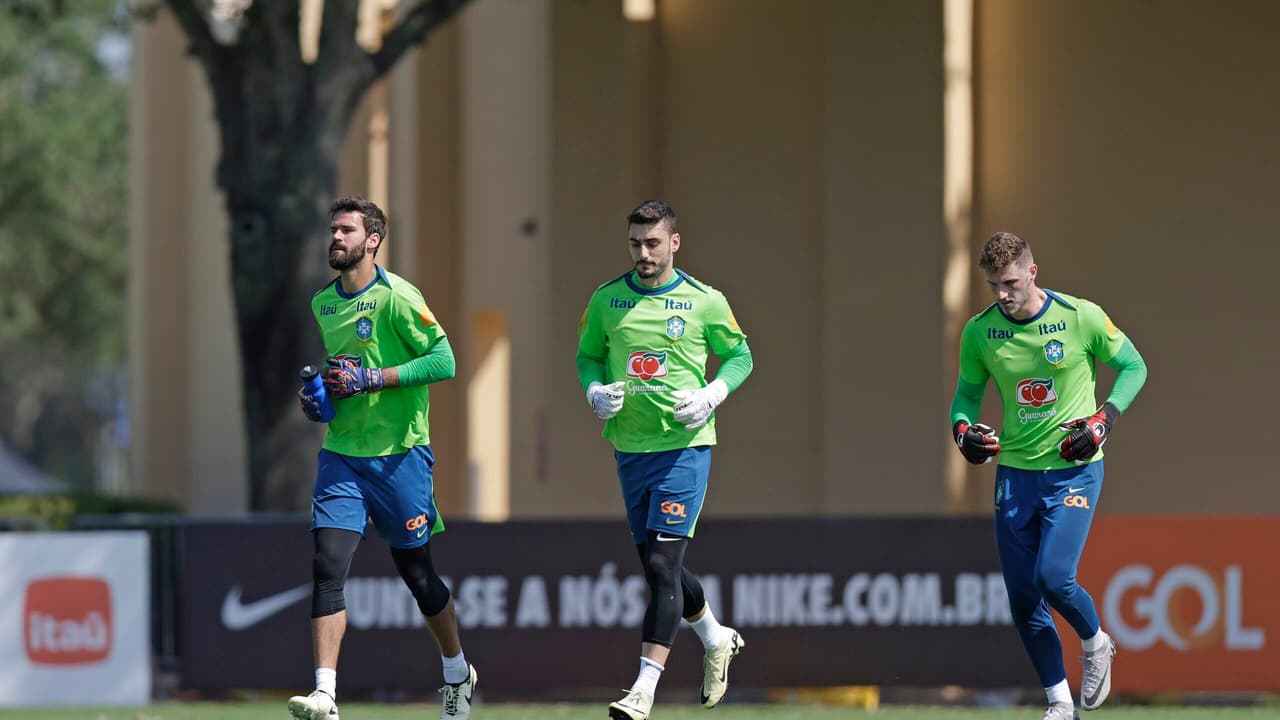 Alisson e Bento brigam pelo título da Seleção Brasileira.