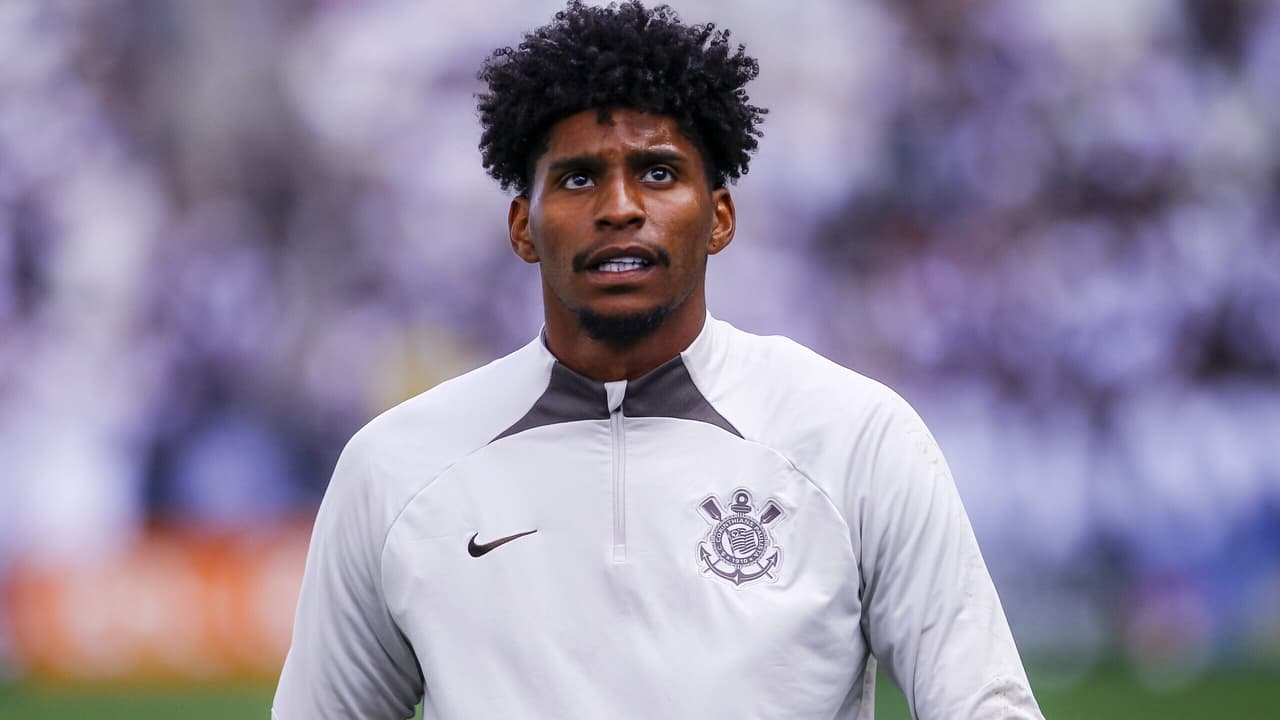 Corinthians entra em semana de decisões com disponibilidade de Hugo Souza