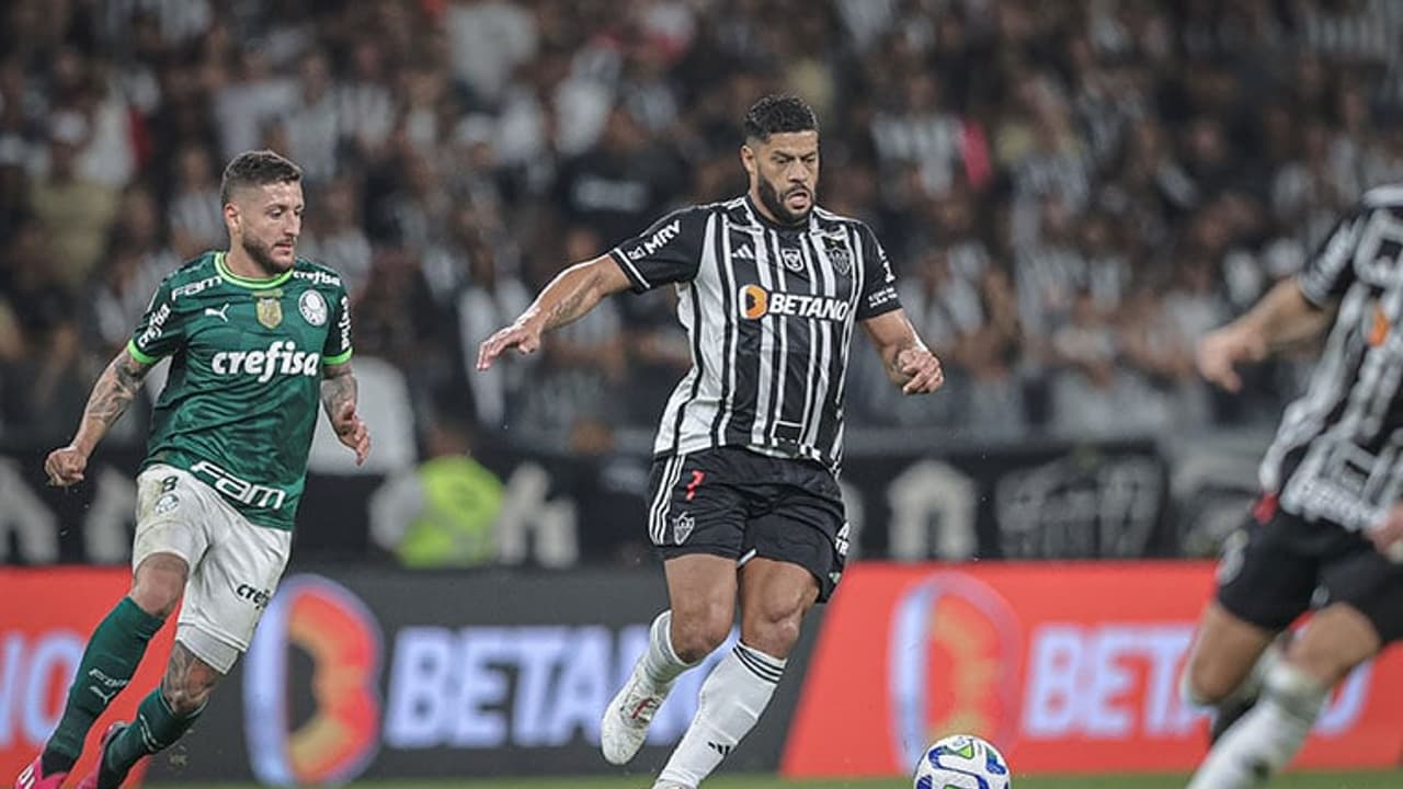 Palmeiras e Atlético-MG perderam a oportunidade de se aproximar da liderança do Brasileirão.