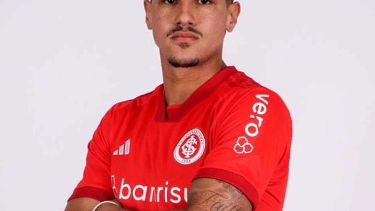 Internacional anuncia o meio-campista Rômulo, ex-Atlético