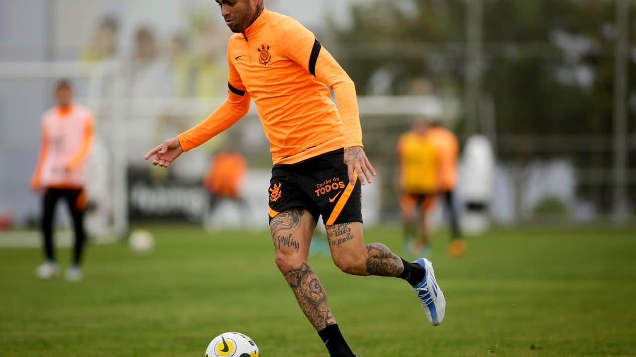 Veja como era o programa de treinamento de Luan no Corinthians antes do ataque.