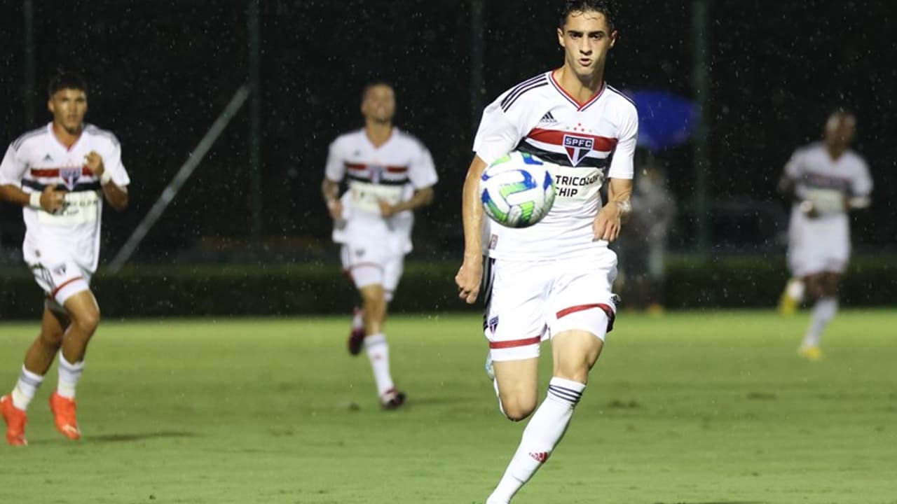 Na volta, o time sub-20 do São Paulo, Belletti, derrotou o Cruzeiro na final do Brasileiro.