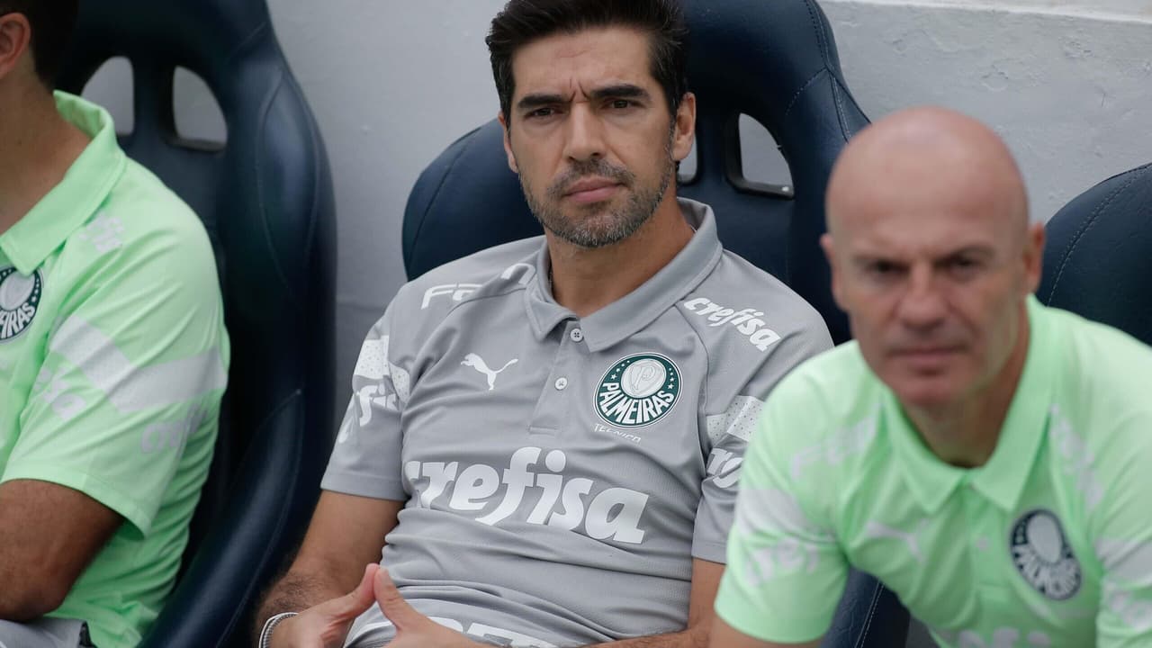 AO VIVO!   Abel Ferreira fala em entrevista coletiva após derrota do Palmeiras para o Brasileirão