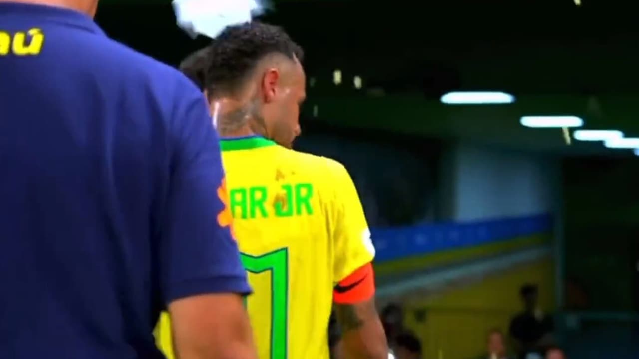 Neymar ‘chovendo pipoca’ após empate Brasil x Venezuela e se irrita