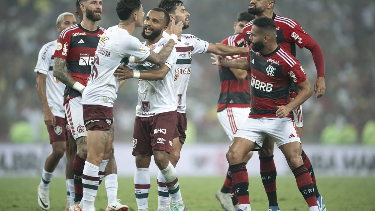 O zagueiro do Flamengo é o terceiro com mais jogos no mundo;   entender