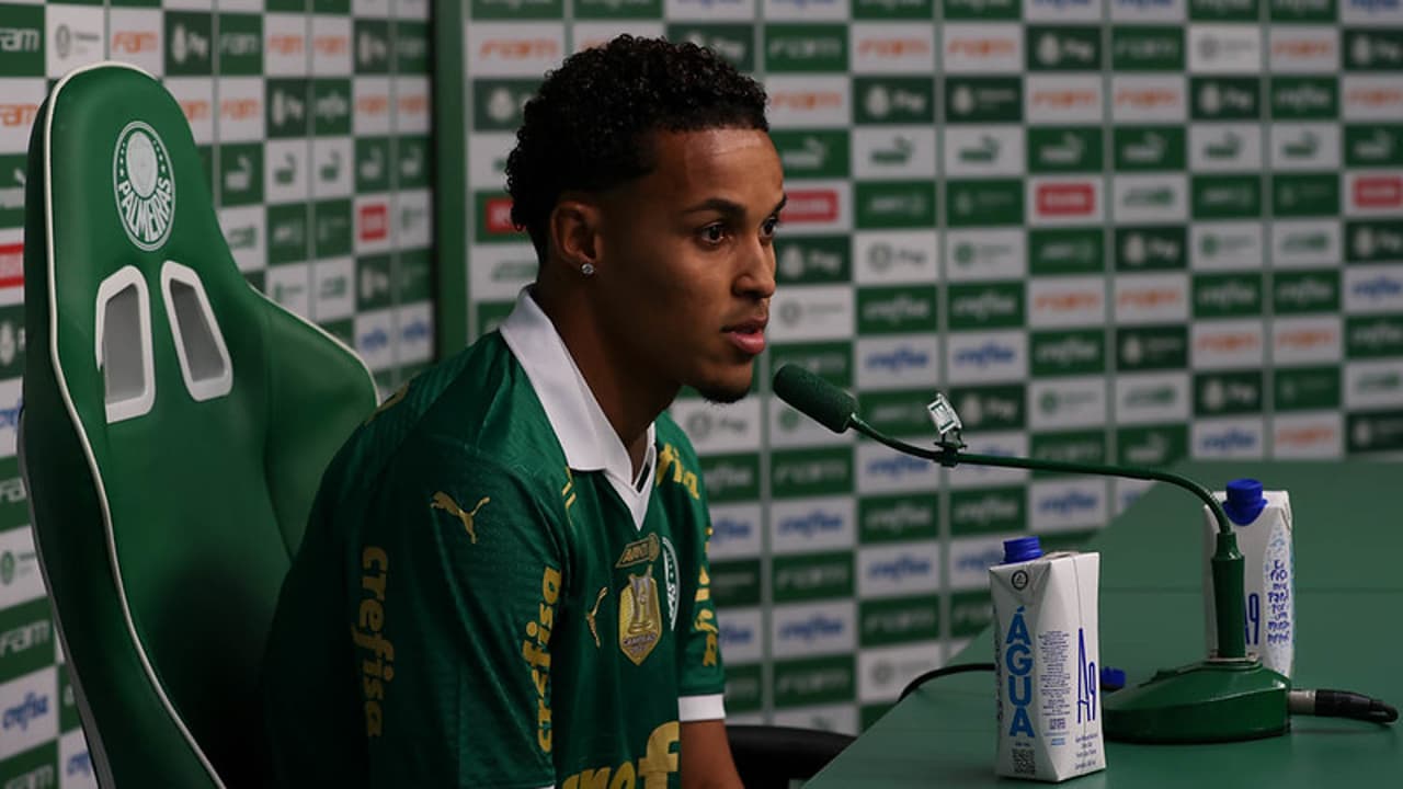 Apresentado no Palmeiras, Lázaro não vê obstáculos na carreira e mostra preferência pelo cargo