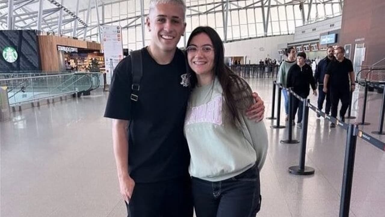 Diego Hernandez, que está prestes a oficializar sua chegada ao Botafogo, divulgou foto de sua viagem ao Brasil