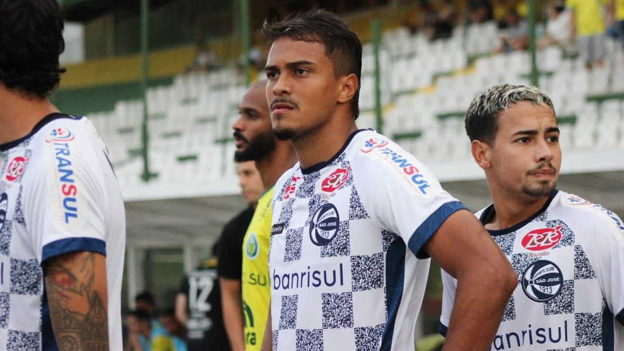 O zagueiro Ryan acredita na evolução do São José na Série C do Brasileirão