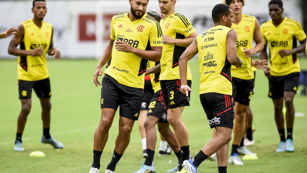 Após revés no Clássico, Flamengo reaparece no CT; Gerson e Thiago Maia continuam tratamento;