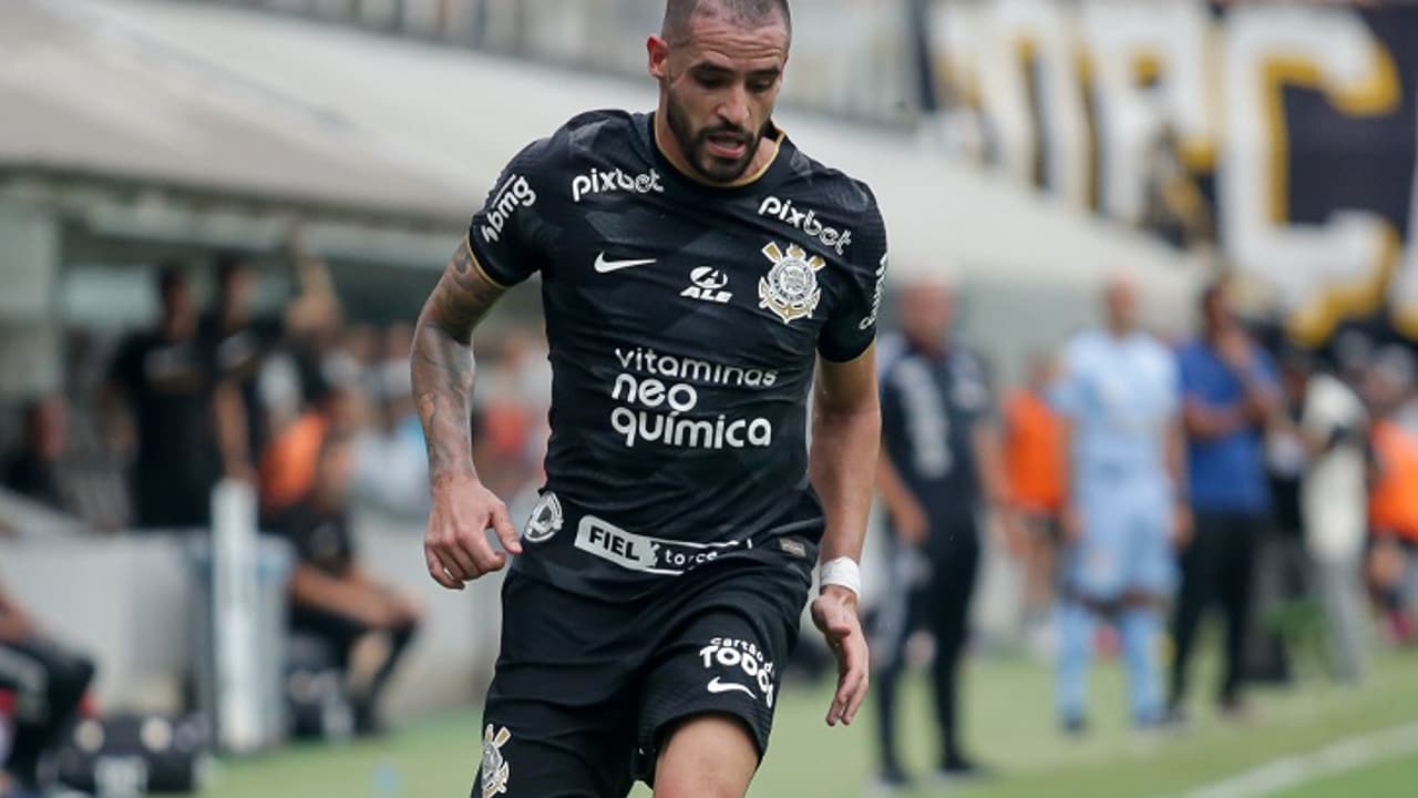 Corinthians recebe enxurrada de contatos de empresários após lesão de Renato Augusto