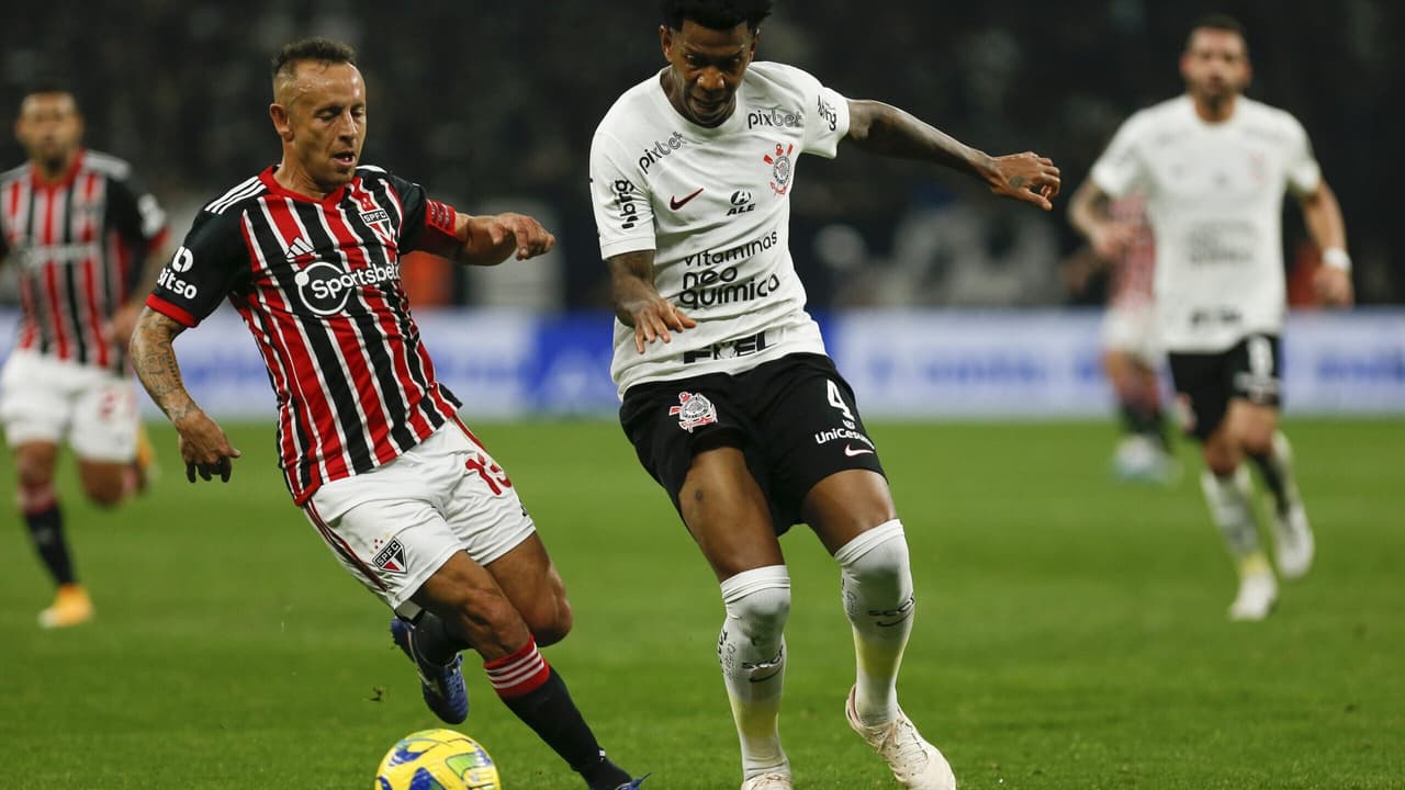 !A equipe da fé!   Cinco vezes o São Paulo superou derrota no jogo de ida e igualou as decisões