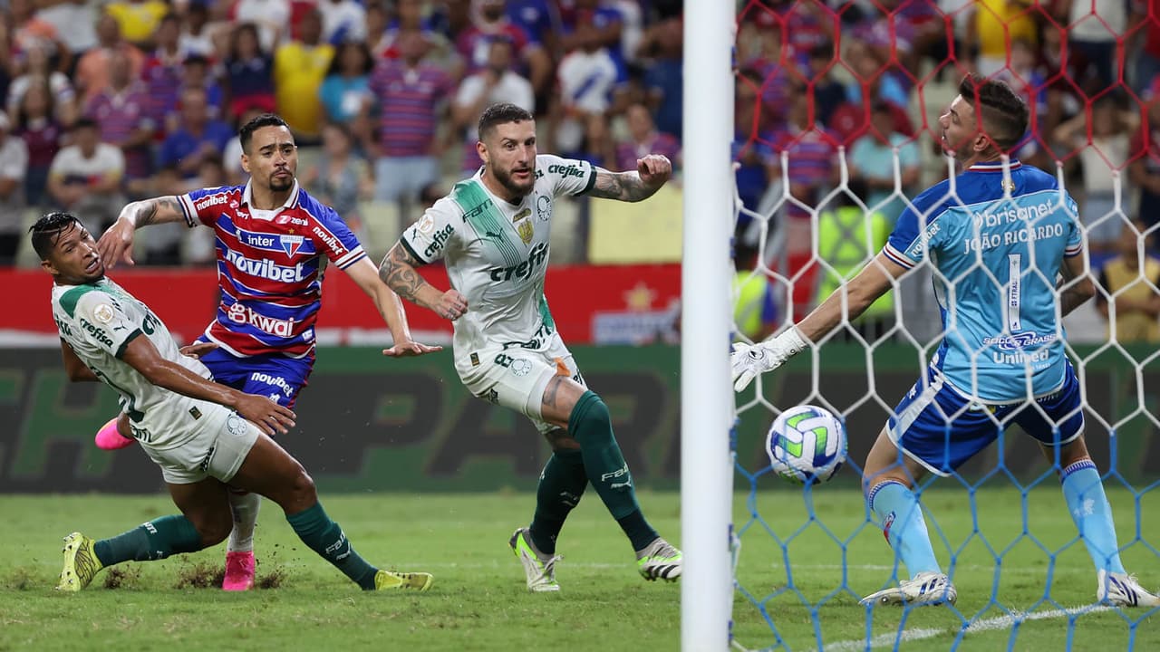 Jay Rafael, autor do gol de empate contra o Fortaleza, contou ao Palmeiras o que foi preciso para conseguir o resultado.