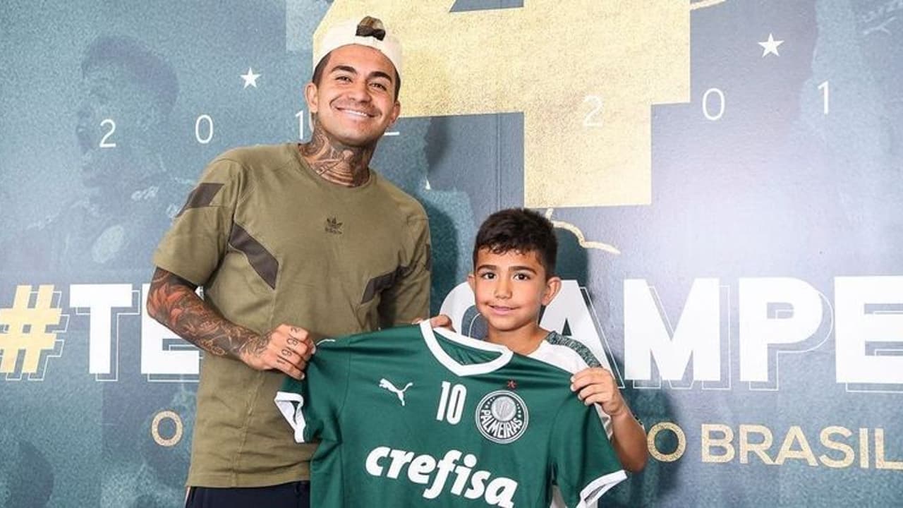 Filho de Dudu assina primeiro contrato com o Palmeiras