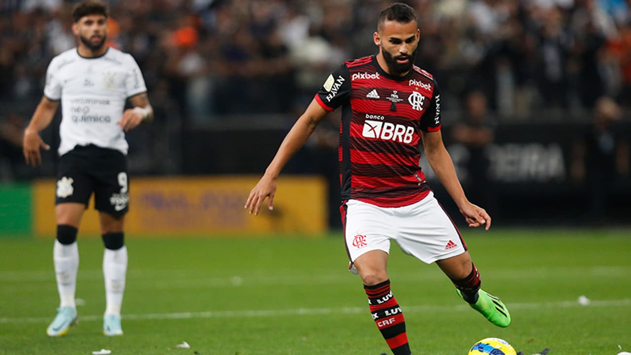 Desentendimento entre Flamengo e Internacional interrompe negociações de Thiago Maia