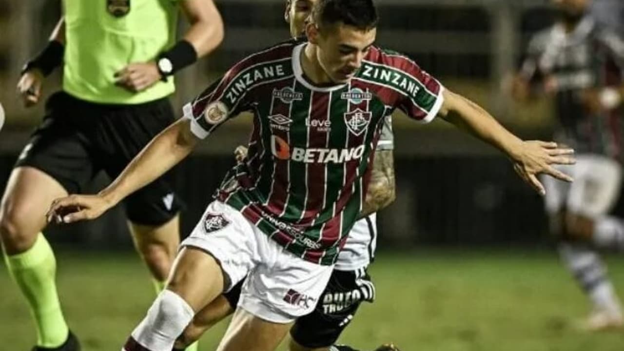 Em breve estreante como titular, Felipe Andrade tenta mostrar maturidade para se firmar no Fluminense