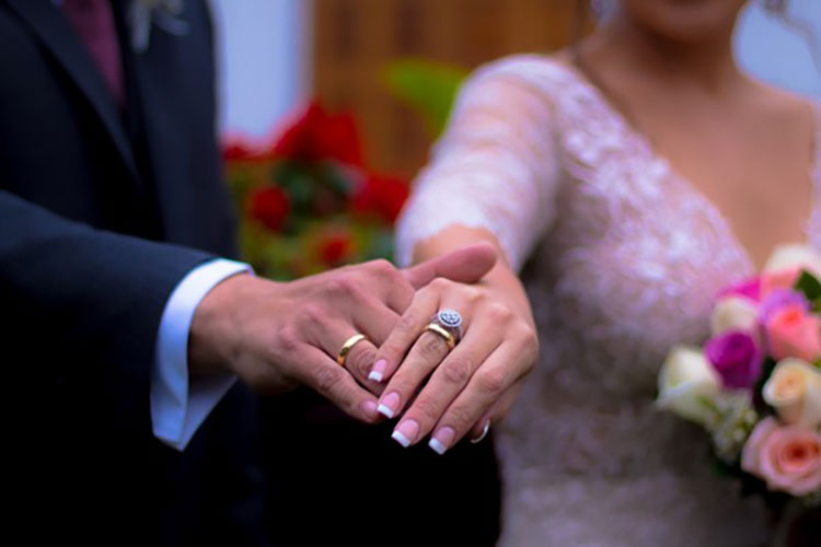 Quer organizar um casamento simples, barato e intimista?   Você pode!