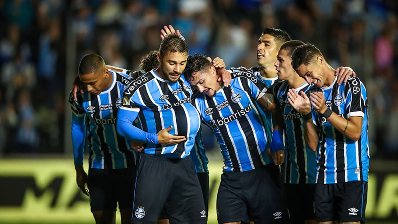 Suárez defendeu pênalti, Soteldo foi expulso e Grêmio venceu o Santos no primeiro Brasileirão