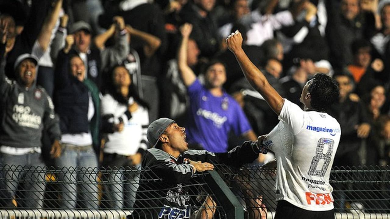 Torcedor de foto histórica revela gol de Paulinho em Corinthians x Vasco