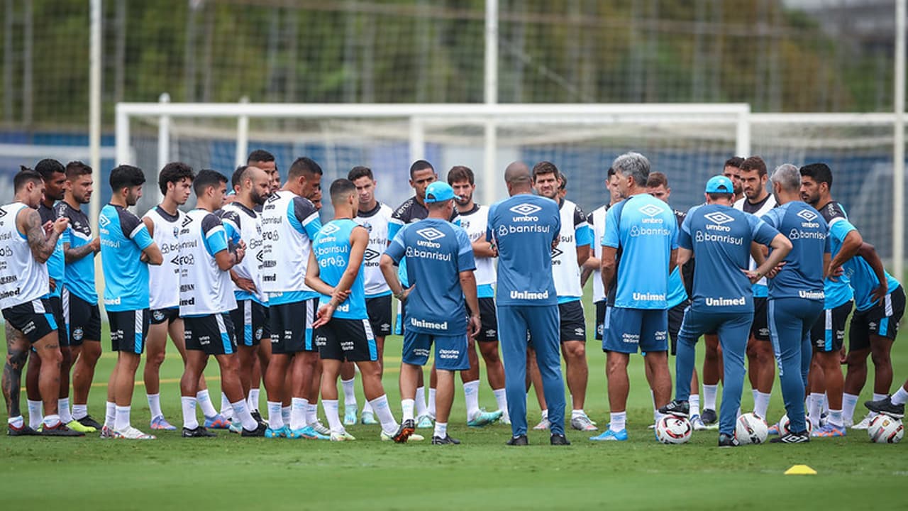 Lateral e meio-campo são aposta certa para Renato no Grêmio pelo Grenal 438