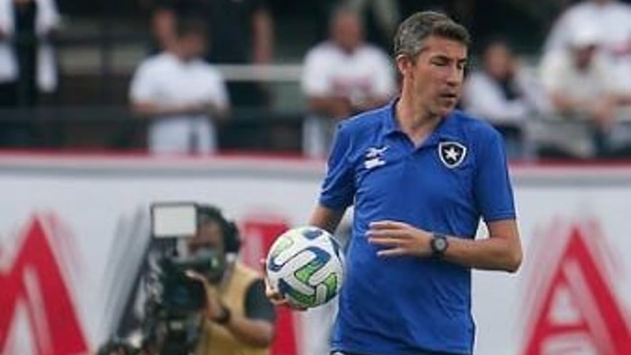 Bruno Lage confirma lesão para próxima partida do Botafogo no Brasileirão