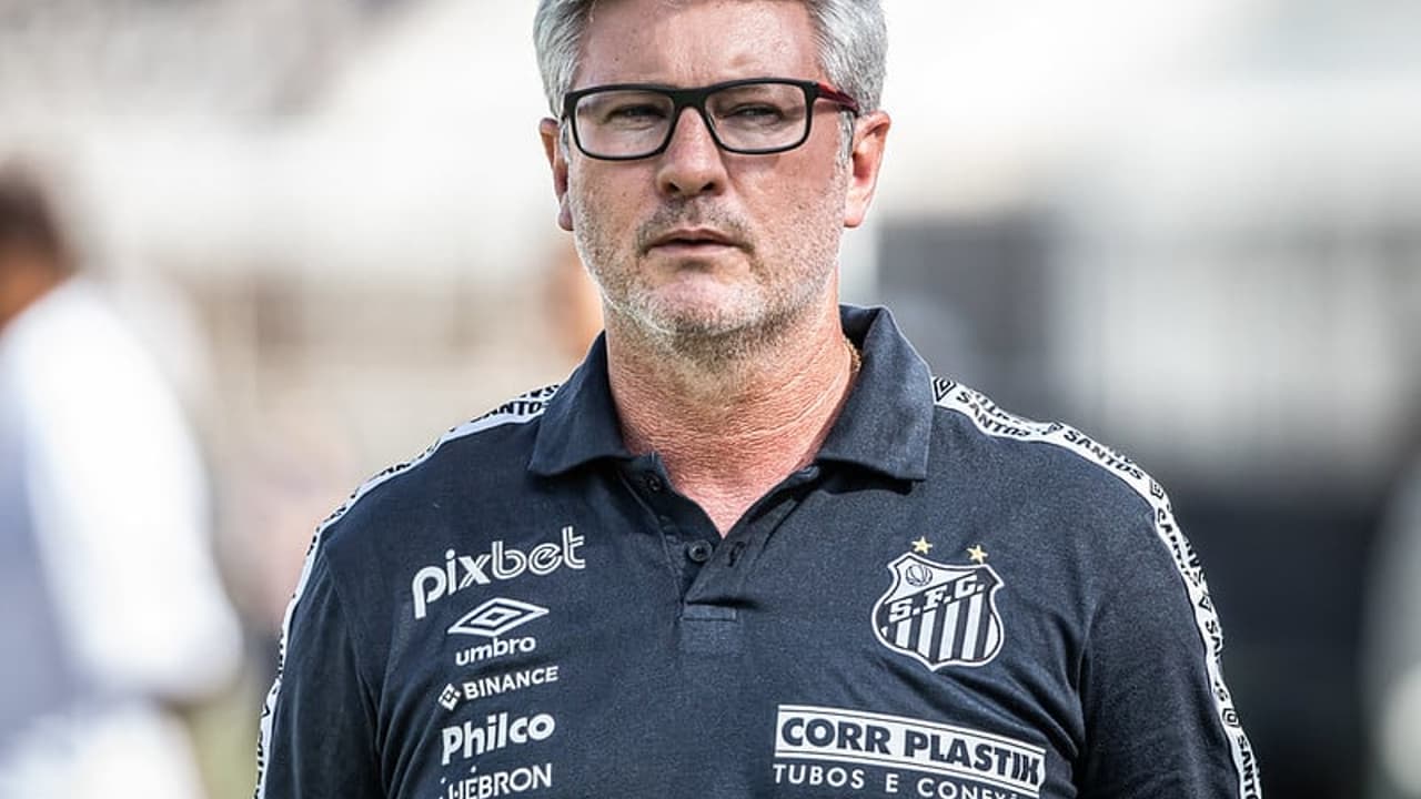 Odair incentiva a busca do Santos por assinantes, mas pede calma: ‘Não temos dinheiro’.