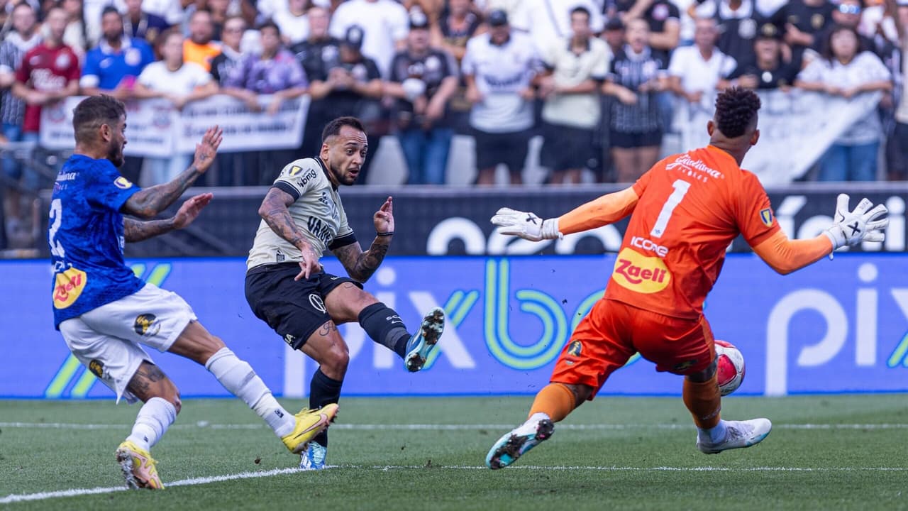 Pedro resgata Raul, Corinthians trai Santo André, mas no final ele é separado do Paulistão