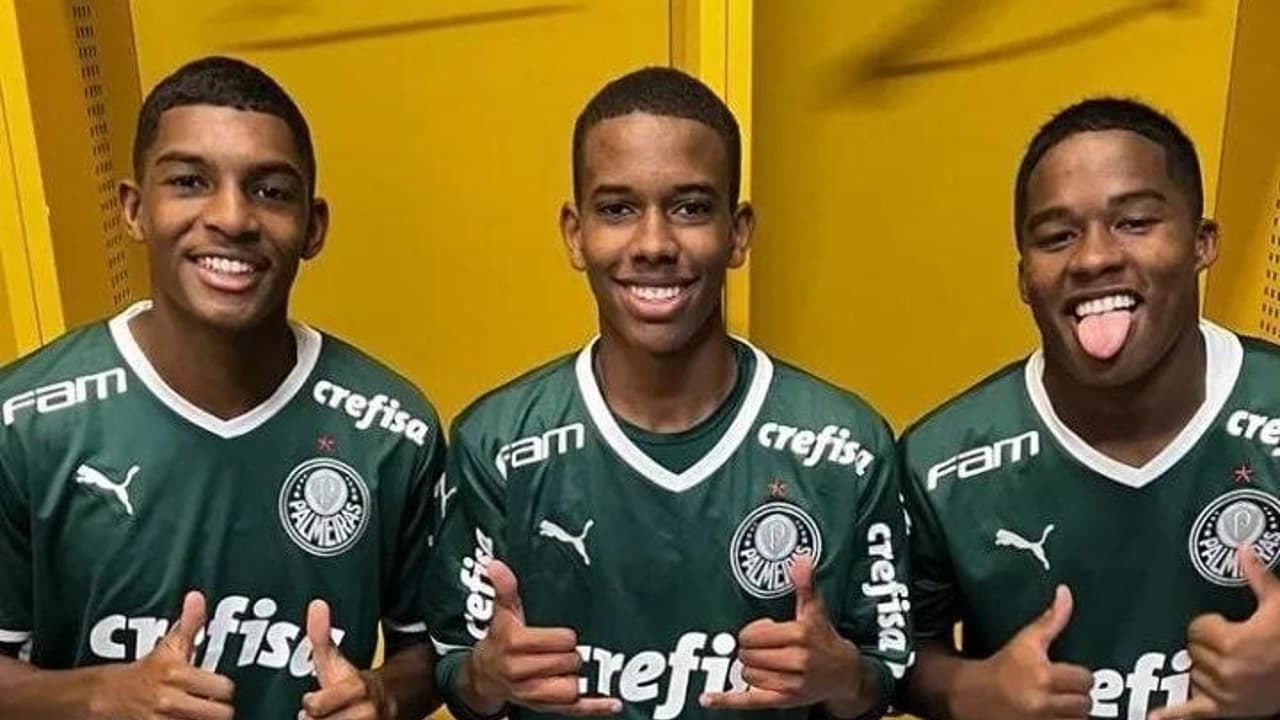 VÍDEO: Estevão, Endrick e o craque relâmpago que continua caindo no Palmeiras