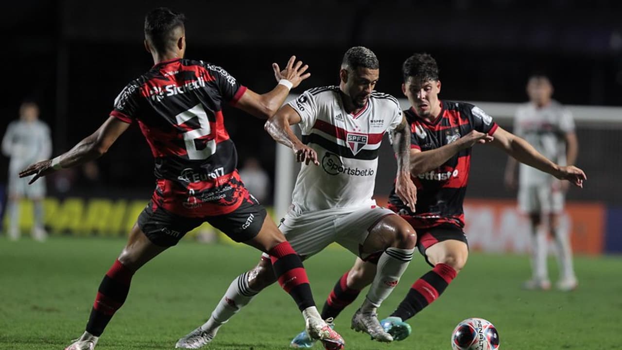 Na Copa do Brasil, o São Paulo lutou para respeitar o tabu de não ser derrotado pelo Ituano nas oitavas de final