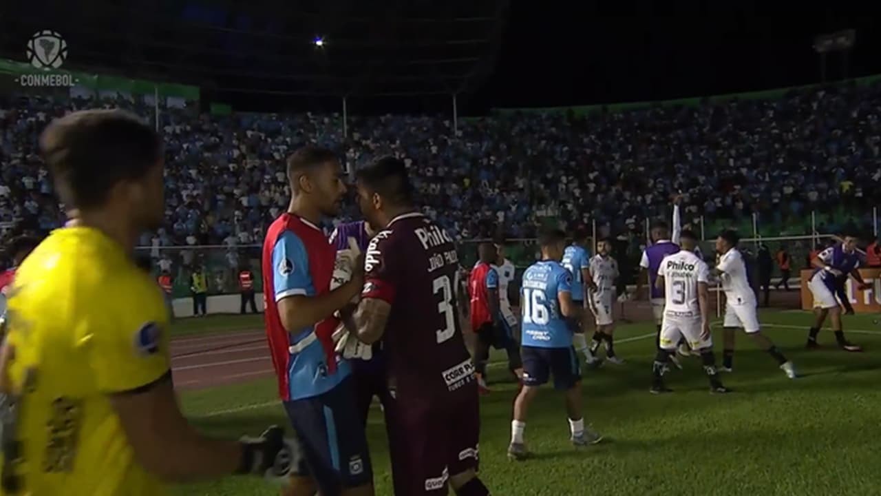 VÍDEO: Vitória do Santos na estreia sul-americana termina em mistério