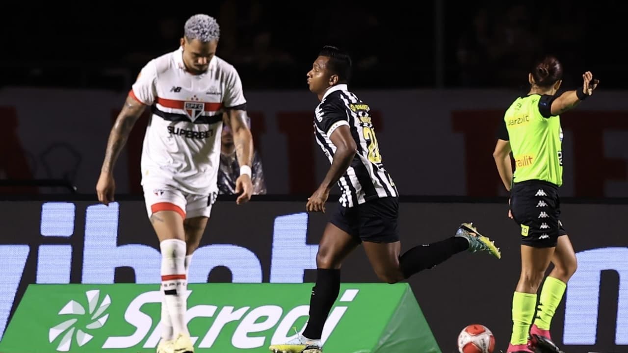 No caso da arbitragem, Santos venceu o São Paulo e garantiu vaga nas oitavas de final do Paulistão