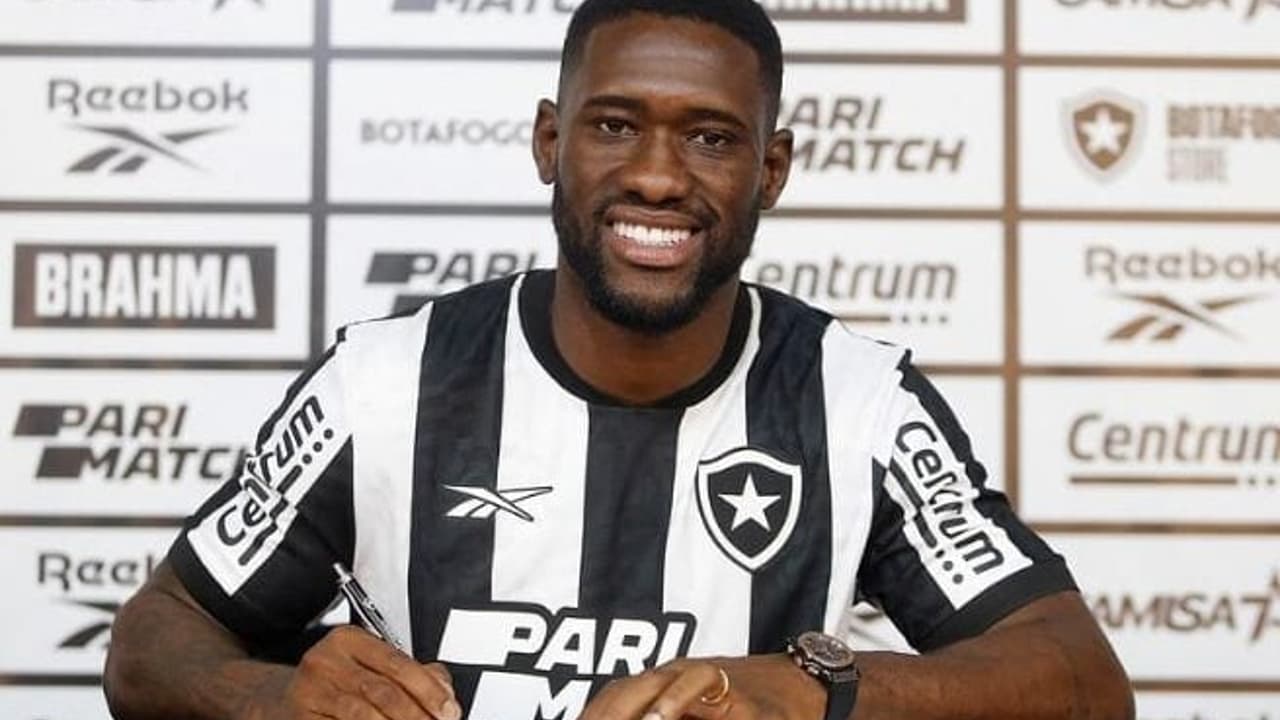 No lugar!   Saiba detalhes de como está jogando Bastos, novo zagueiro do Botafogo