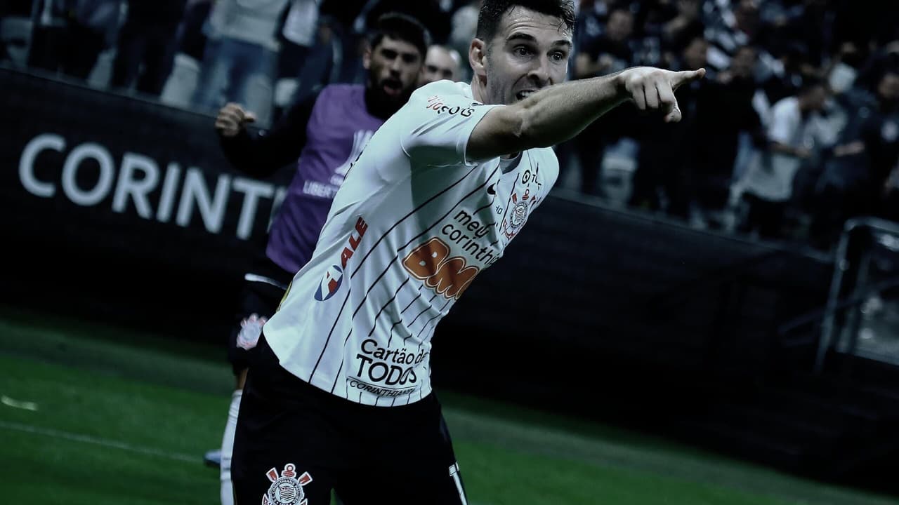 O Corinthians sofrerá com a proibição de transferência?   Equipe ainda tenta fechar acordo com Boselli para evitar multas e poder contratar novos atletas