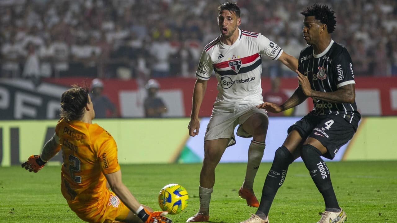 RESUMO: O coletivo falhou e o zagueiro corinthiano caiu no jogo de eliminação contra o São Paulo