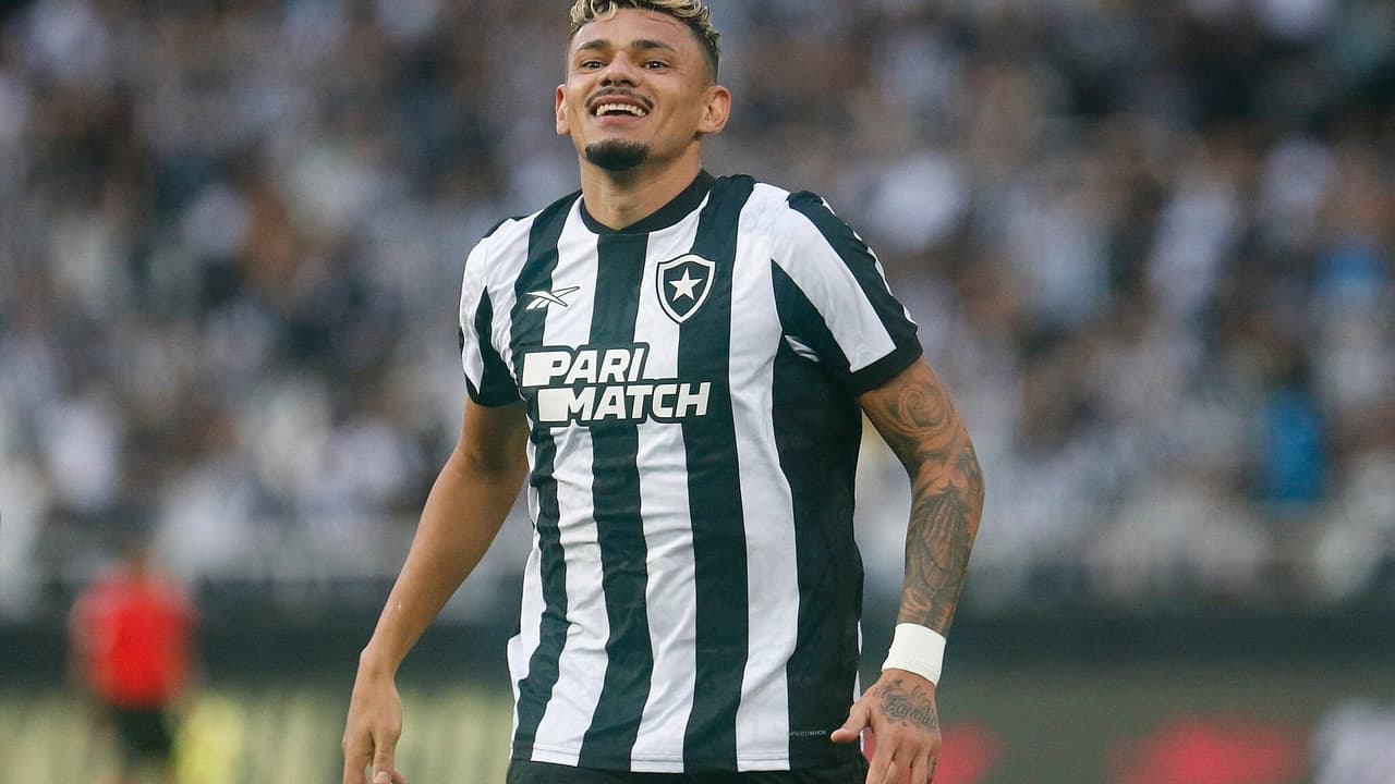 Qual é o apelido de Tiquinho, artilheiro do Botafogo?