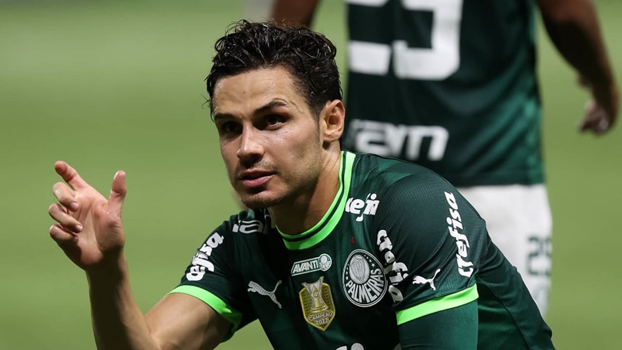 OPINIÃO: Raphael Veiga brilha no Palmeiras e pode ser o meio-campista que a Seleção precisa