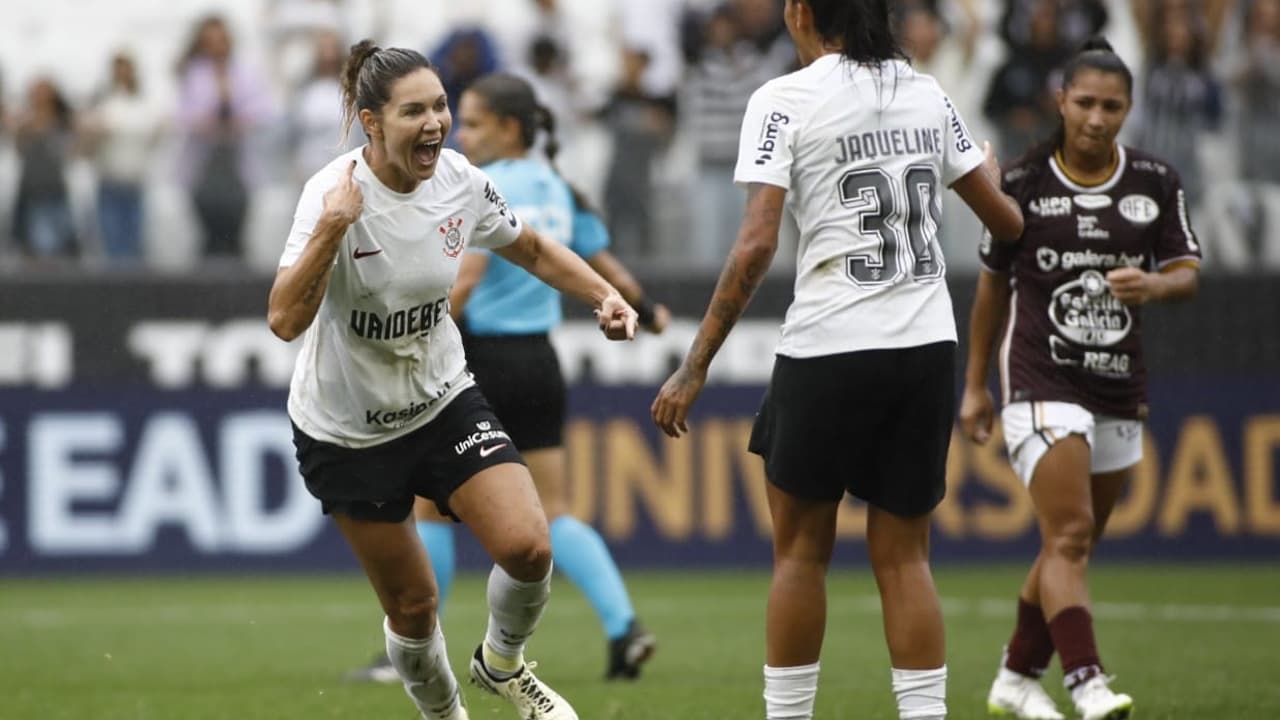 Corinthians derrotou a Ferroviária e chegou à final da Supercopa do Brasil