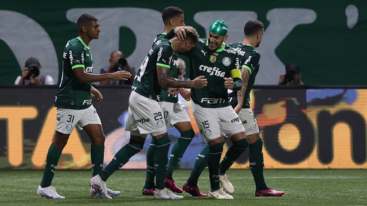 Abel Ferreira elogiou os reservas do Palmeiras e pediu aos torcedores: 'Confie em mim'.