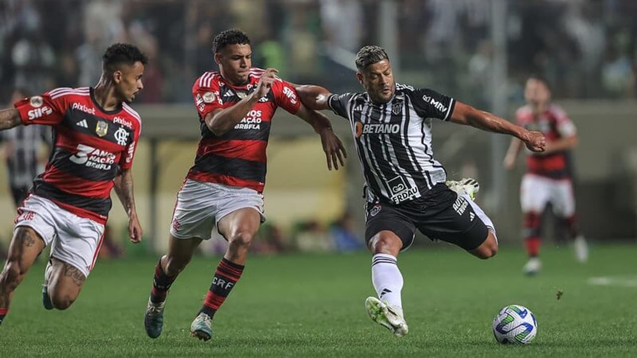 Presidente da comissão arbitral da CBF vê possível ‘infração’ no gol do Atlético-MG contra o Flamengo