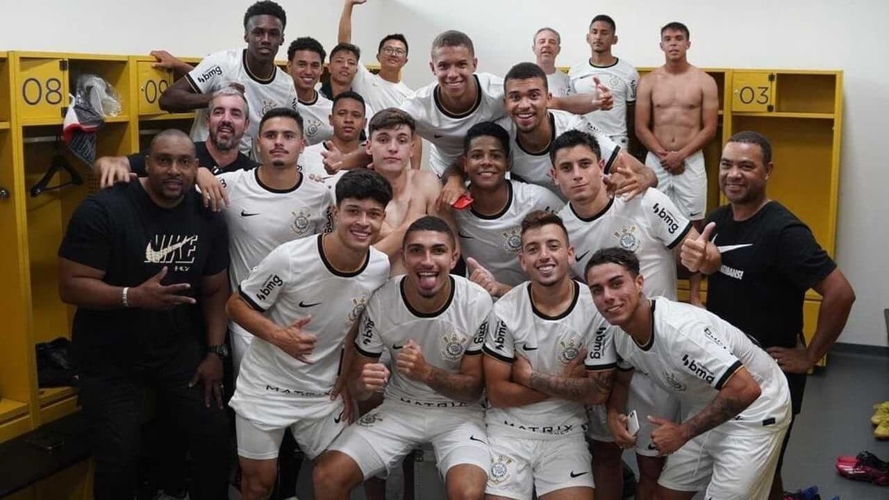 O Corinthians empatou, eliminou o Atlético-MG e terminou em segundo lugar no grupo Brasil Sub-20.