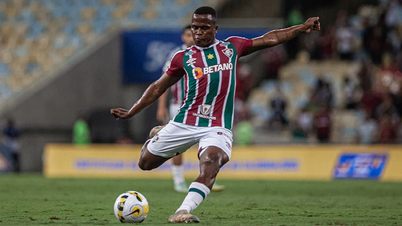 Arias tenta liderar a corrida do Fluminense ao segundo lugar no Rio