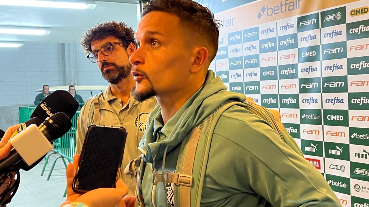 Artur comentou o reencontro com seu ex-time e reconheceu a falta de habilidade do Palmeiras