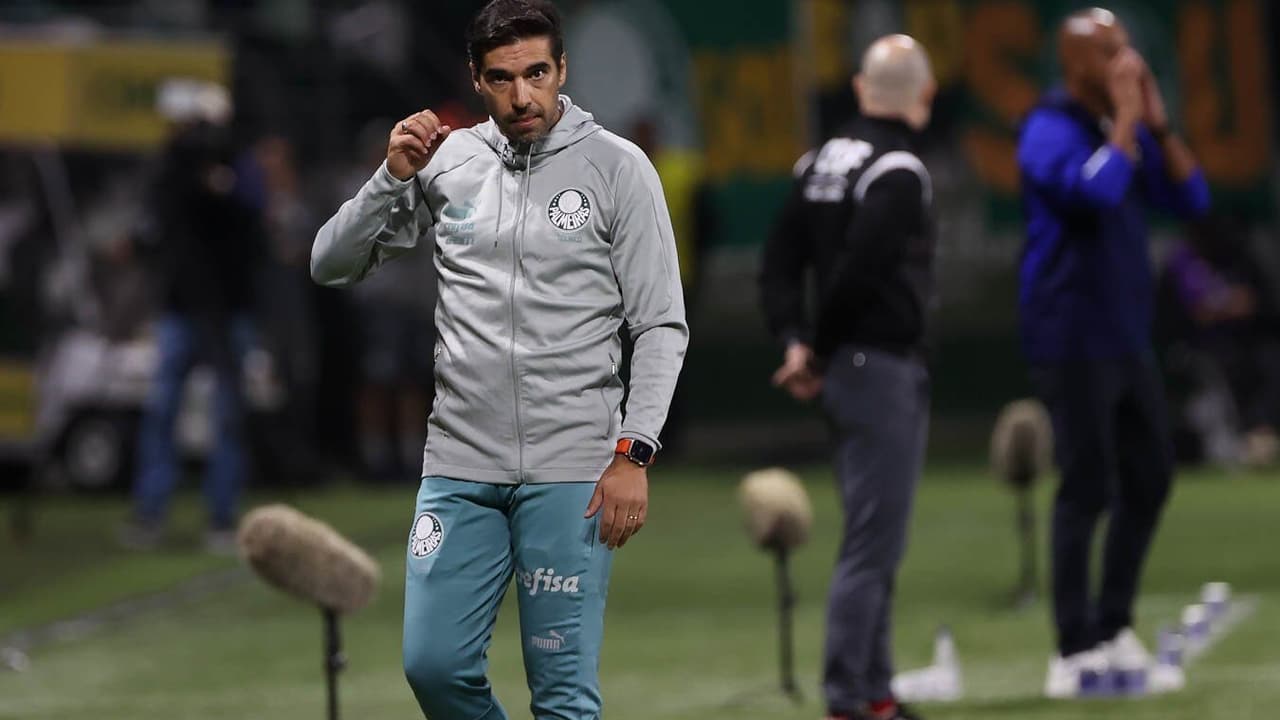 Coletiva de imprensa de Abel Ferreira após vitória abrangente do Palmeiras sobre o Cruzeiro