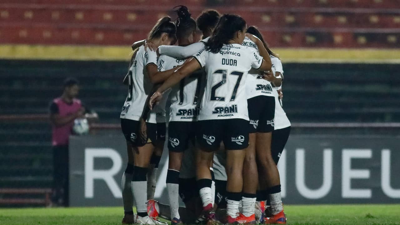 Real Brasília quebra marca de Grazi e leva 100% do Corinthians no Brasileirão Feminino