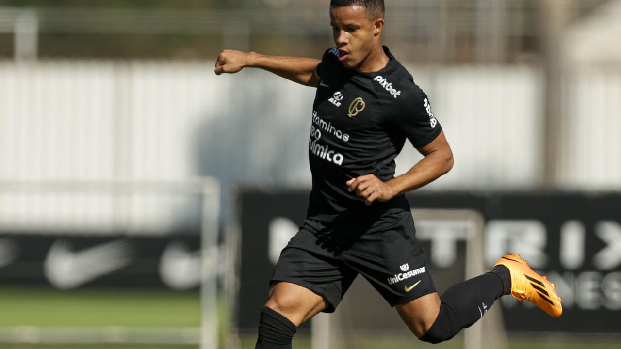 Campeão encena renascimento, Corinthians inicia preparação para enfrentar o Atlético-MG com 'invasão' de base