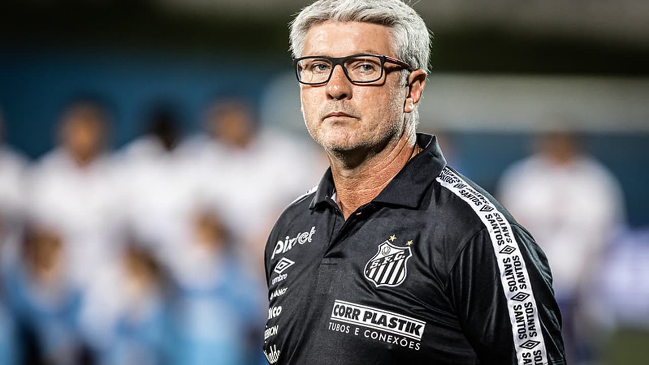 Odair Hellmann confirma chegada de torcedores ao Santos e revela se estarão à disposição para o primeiro jogo do Brasileirão