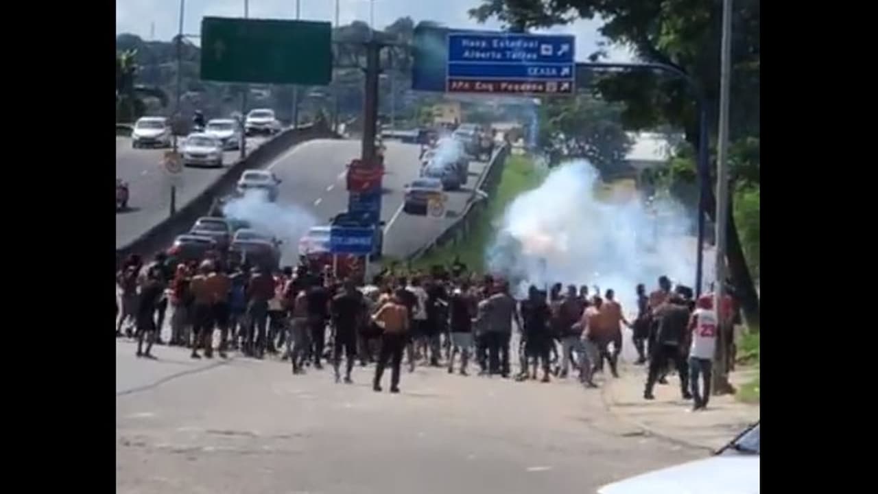 Confrontos entre clubes Botafogo e Flamengo em São Gonçalo levam à morte de um homem