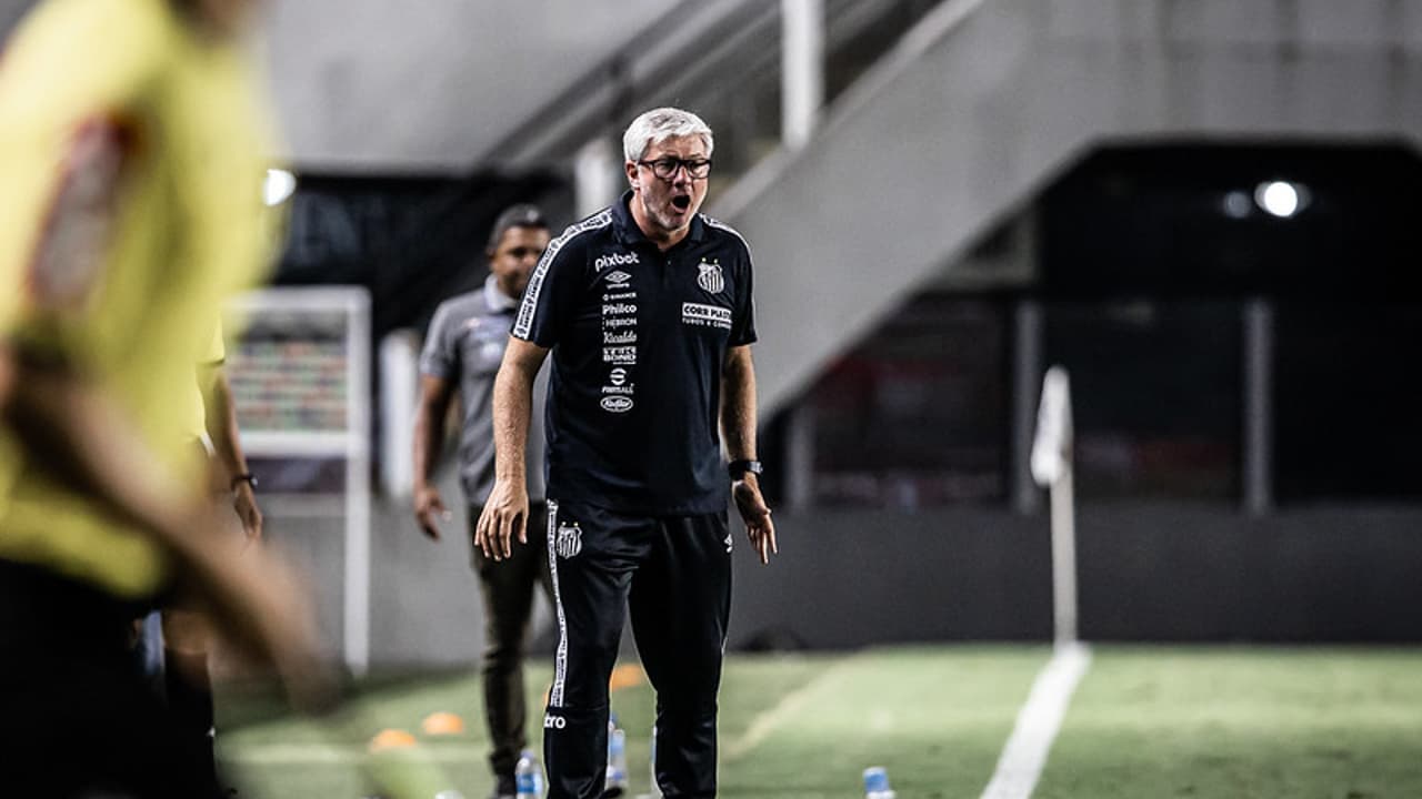 Odair Hellmann reflete sobre substituição do Santos e derrota para o Ituano: “Não vai acontecer de novo”